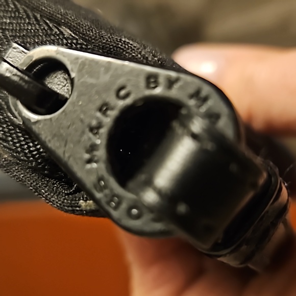 Marc Jacobs DREAMY Logo Black Wristlet - Picture 8 of 13